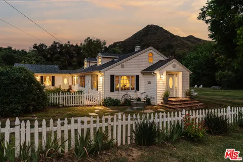 $2,599,000 | 1520 Bonnell Drive, Topanga, CA 90290