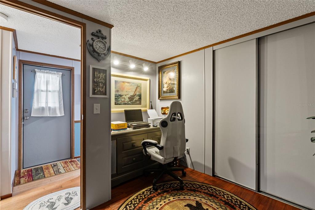 1381 Southeast Lake Road Arcadia, FL 34266 - Photo 15 of 21 a room with musical instruments