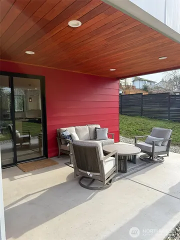 $2,500 | 829 South 242nd Street, Unit B, Des Moines, WA 98198