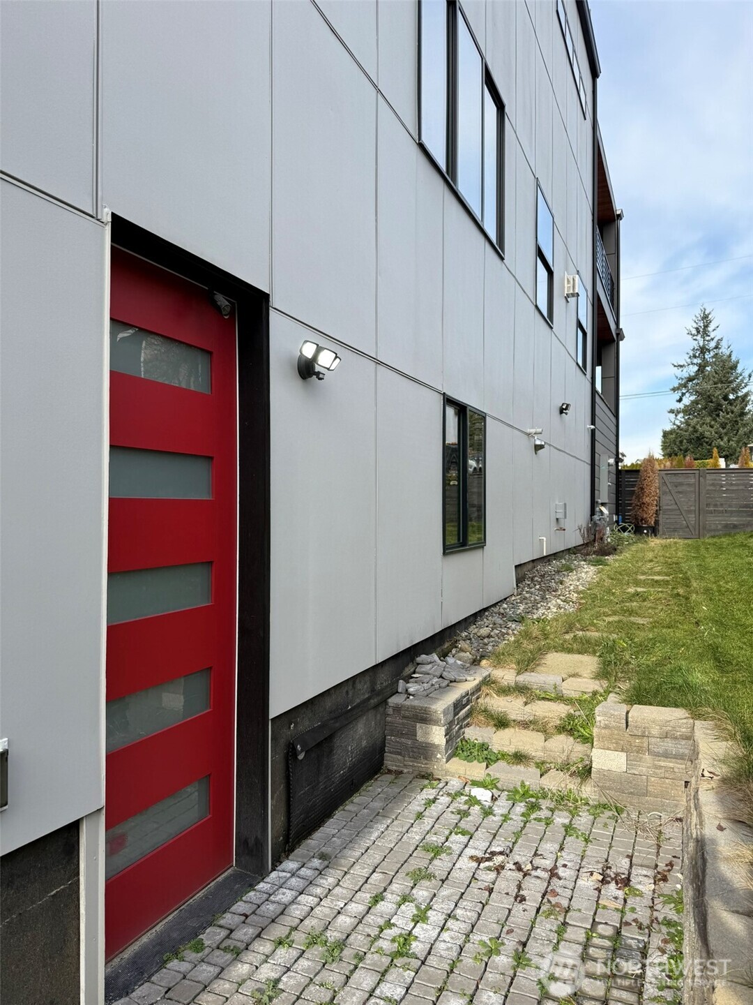 829 South 242nd Street, Unit B Des Moines, WA 98198 - Photo 16 of 17