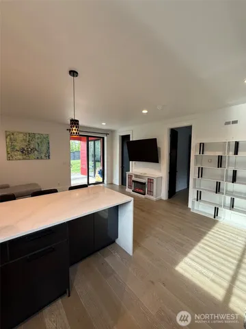 $2,500 | 829 South 242nd Street, Unit B, Des Moines, WA 98198