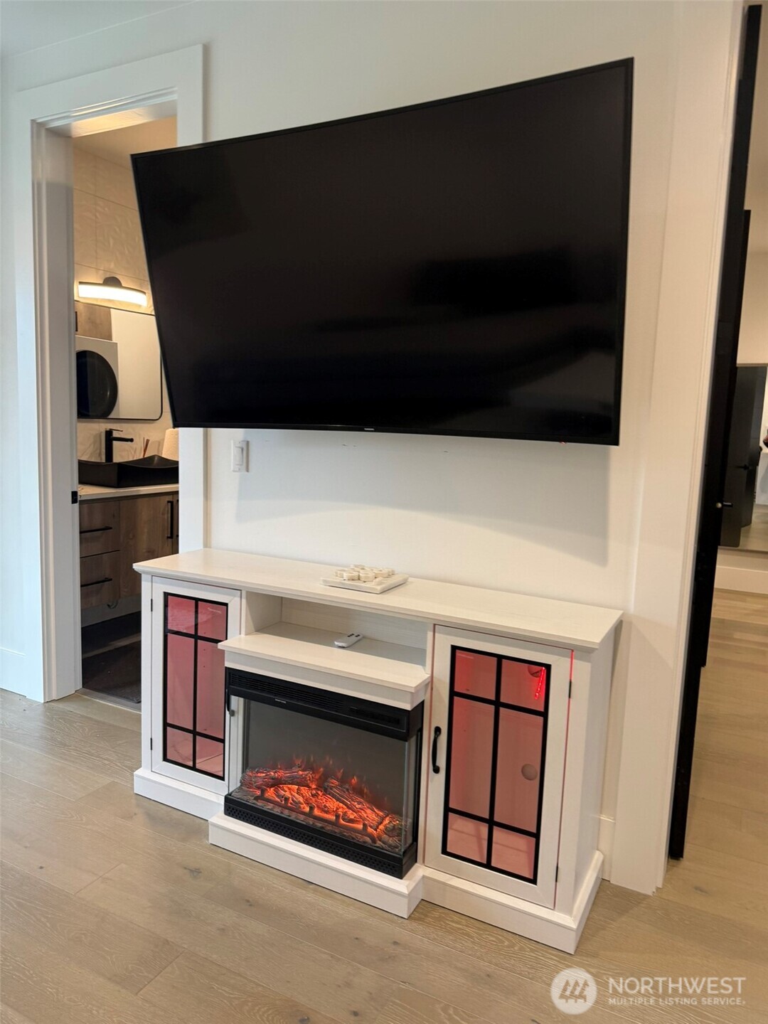 829 South 242nd Street, Unit B Des Moines, WA 98198 - Photo 4 of 17