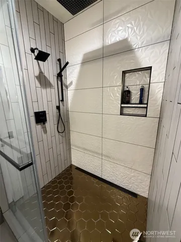 $2,500 | 829 South 242nd Street, Unit B, Des Moines, WA 98198