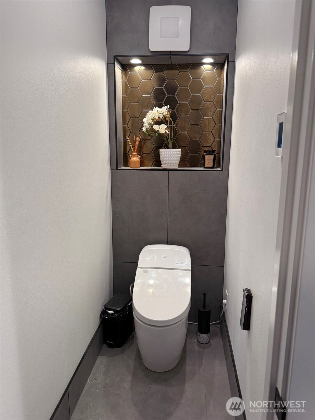 829 South 242nd Street, Unit B Des Moines, WA 98198 - Photo 8 of 17