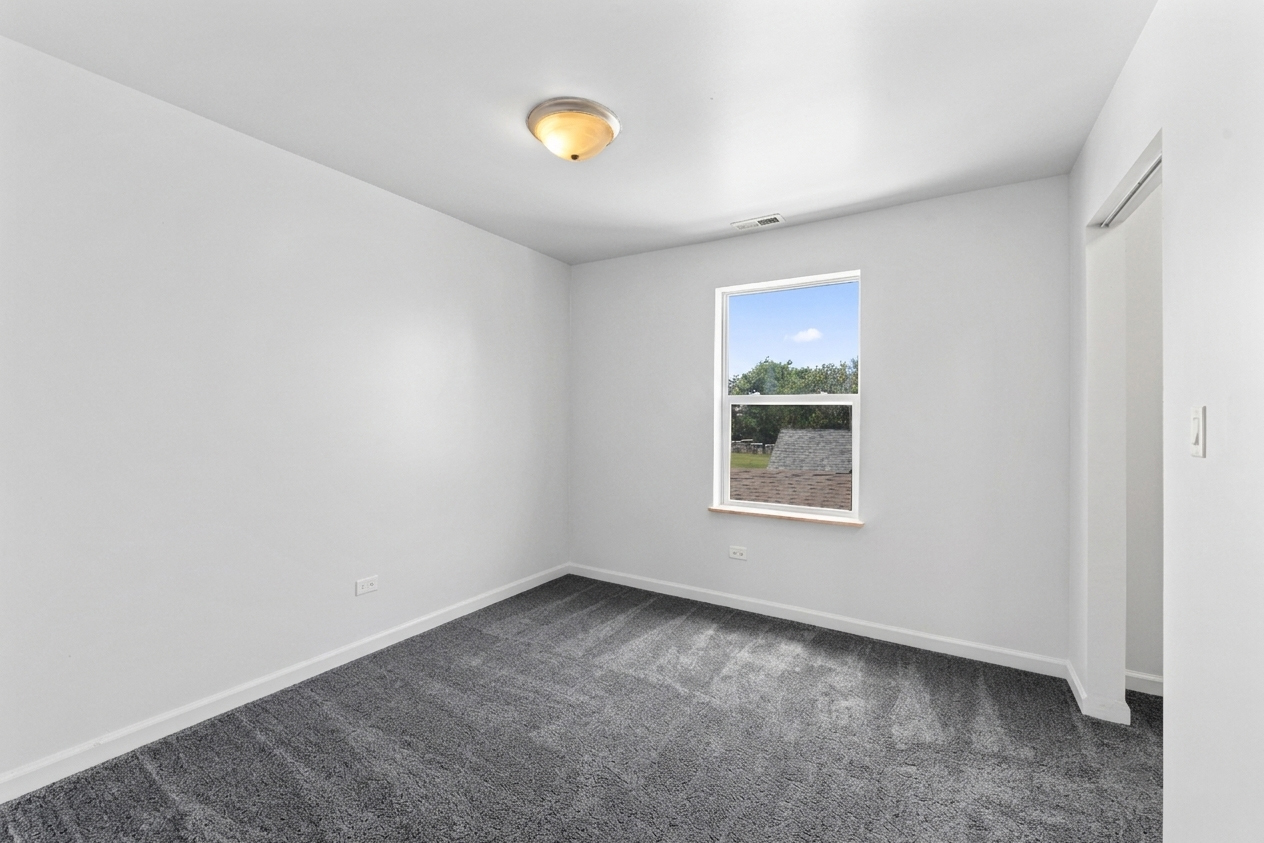 207 South Ottawa Street Joliet, IL 60436 - Photo 11 of 24