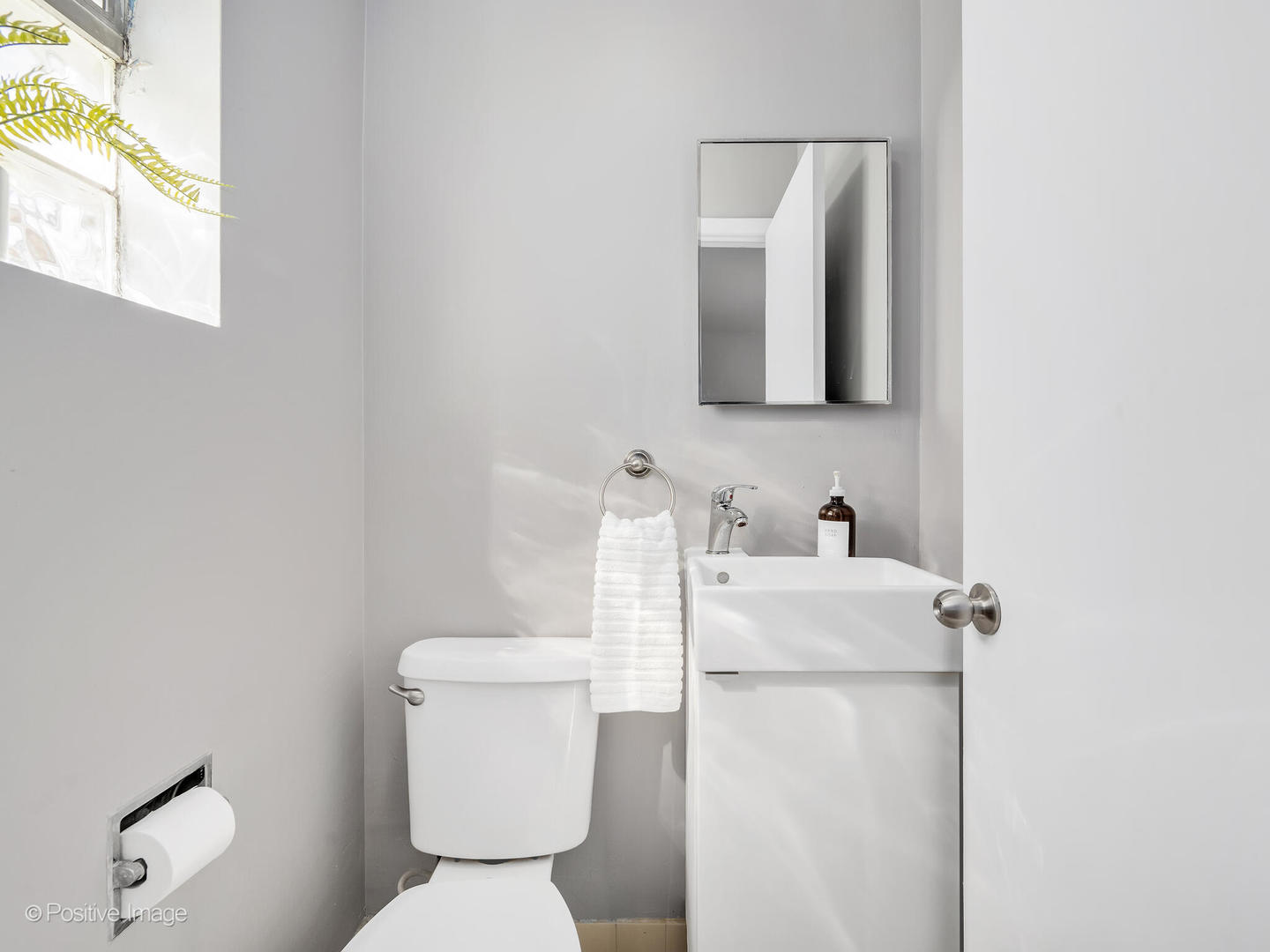 392 East St Charles Road Elmhurst, IL 60126 - Photo 12 of 27