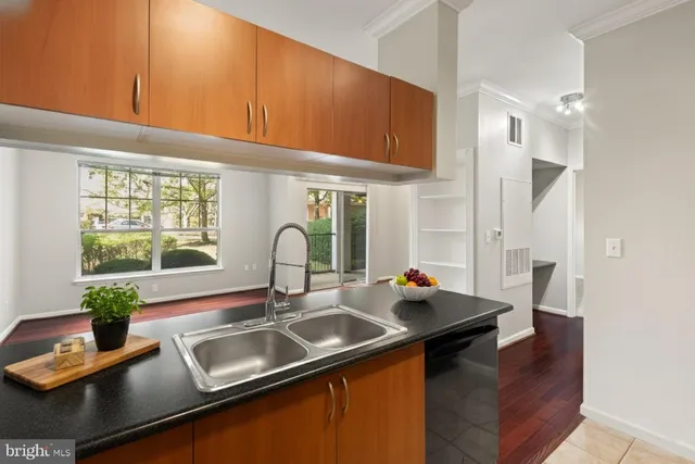 $215,000 | 19625 Galway Bay Circle, Unit 103, Germantown, MD 20874