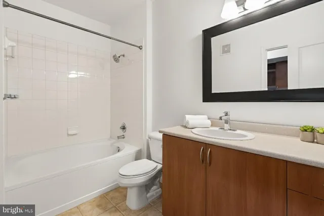 $215,000 | 19625 Galway Bay Circle, Unit 103, Germantown, MD 20874