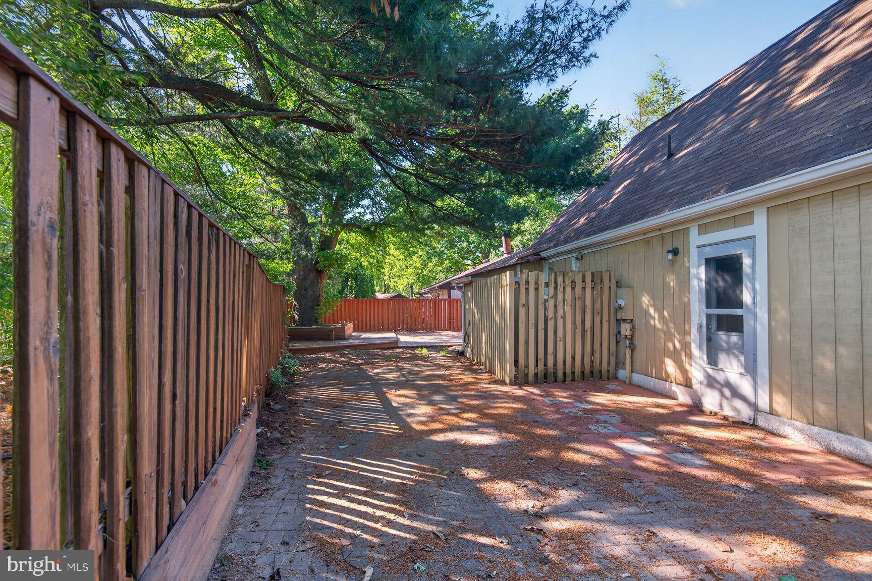 11306 Geddys Court Reston, VA 20191 - Photo 5 of 32