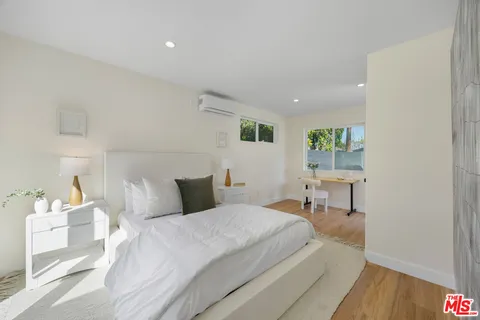 $1,213,700 | 3953 South Victoria Avenue, Los Angeles, CA 90008
