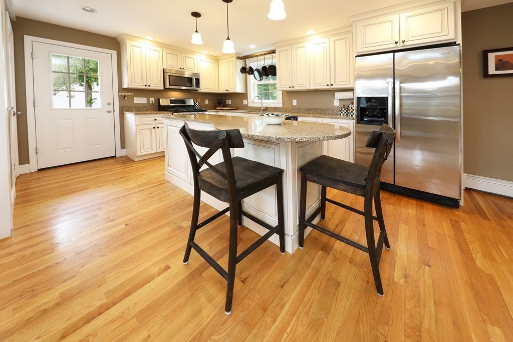 987 Edgell Road Framingham, MA 01701 - Photo 12 of 42