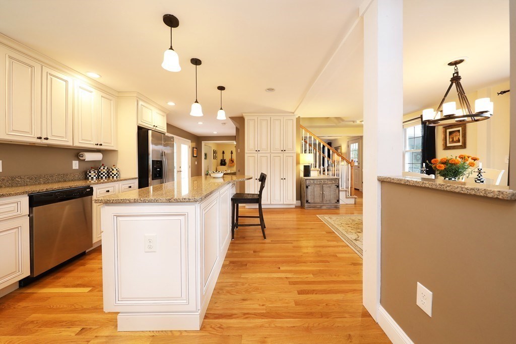 987 Edgell Road Framingham, MA 01701 - Photo 9 of 42