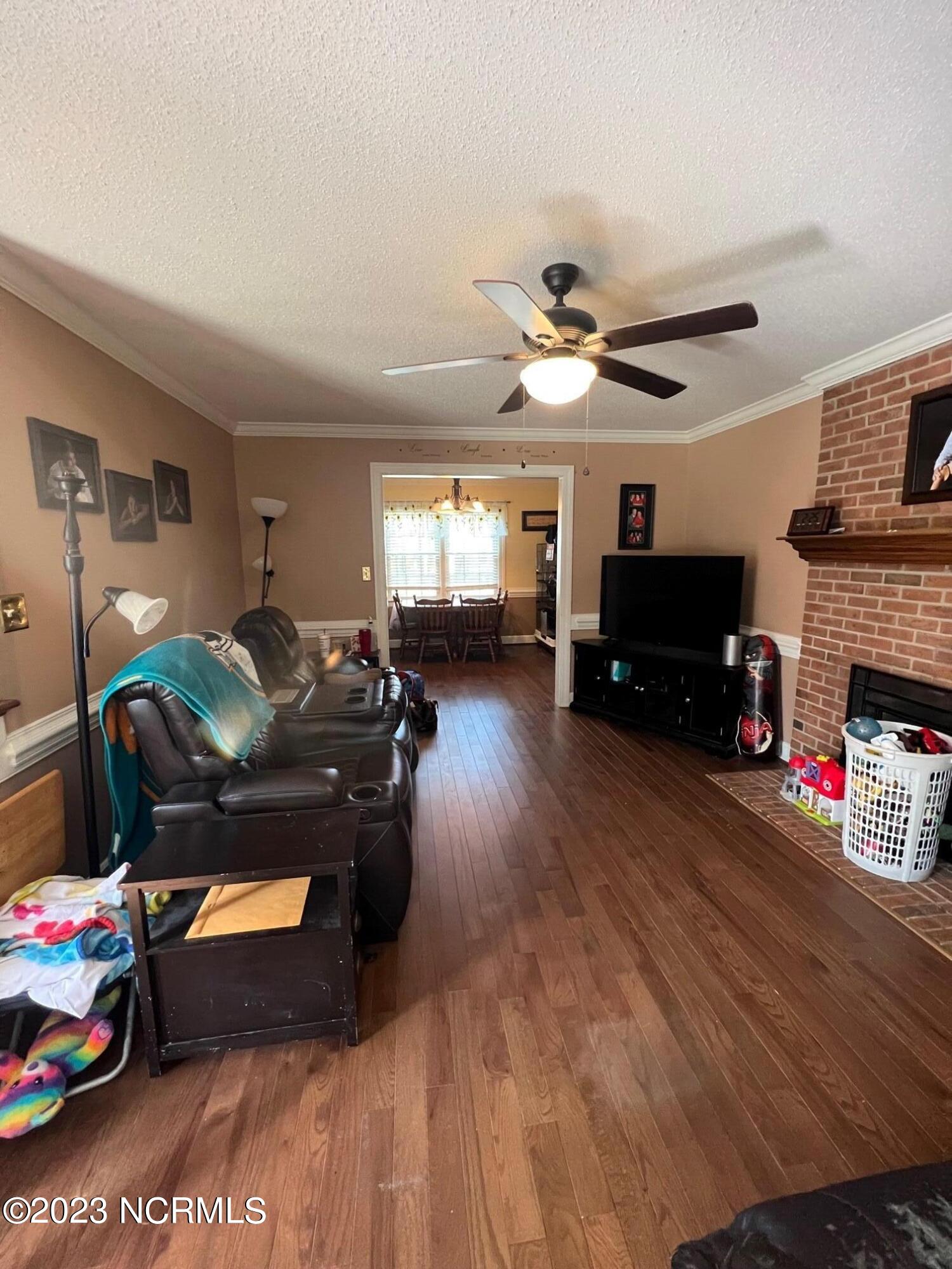 604 Shiloh Road Tarboro, NC 27886 - Photo 12 of 36 604 Shiloh-living room4
