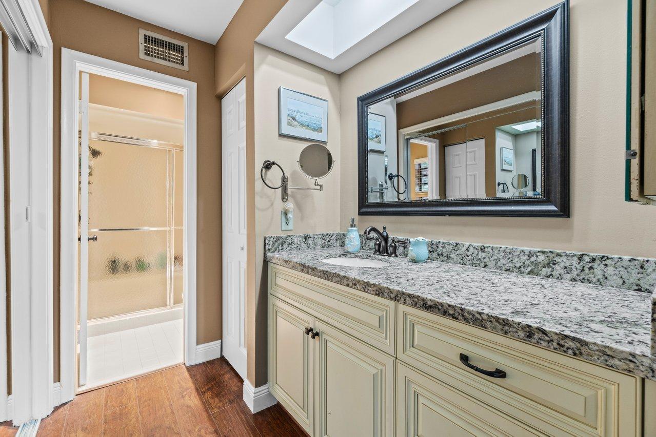 10948 Hidden Lake Place Boca Raton, FL 33498 - Photo 21 of 38 Master Bathroom