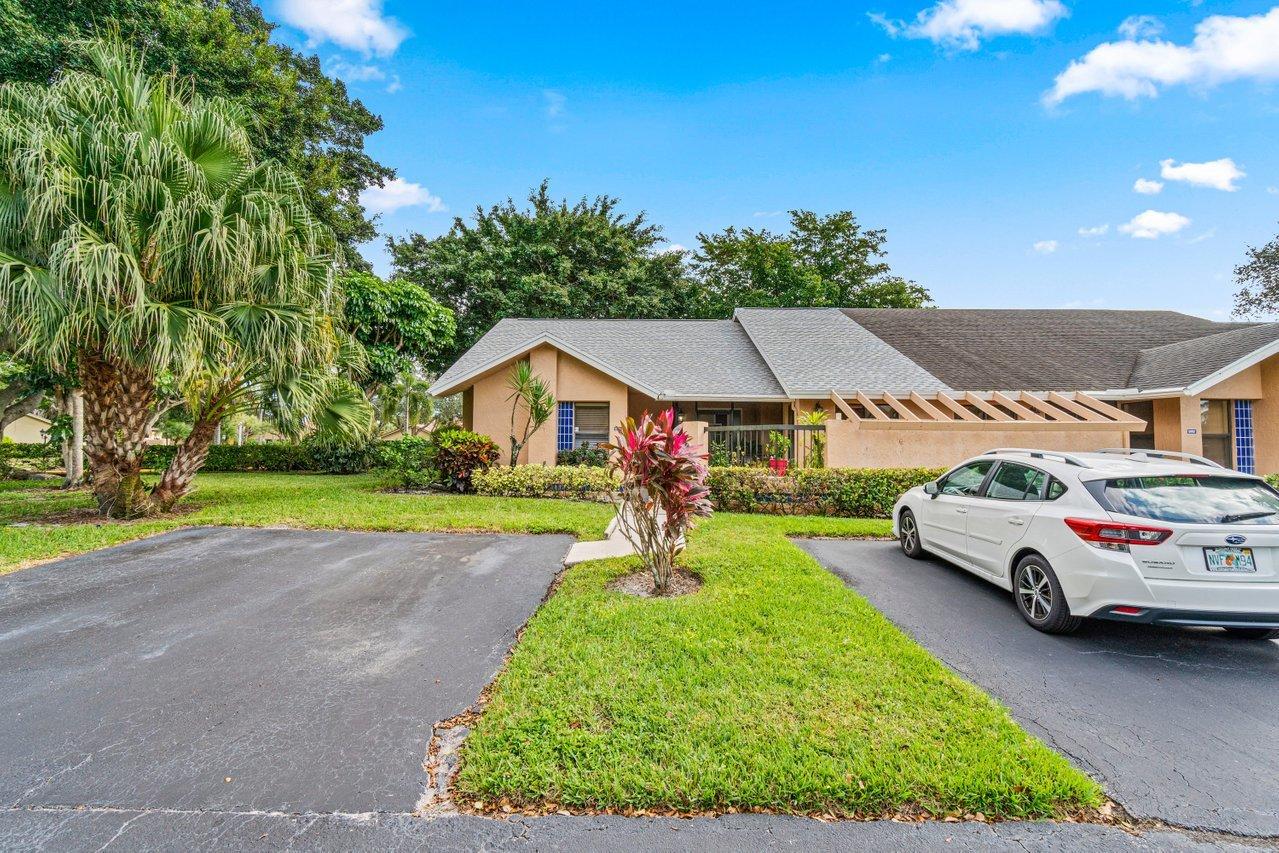 10948 Hidden Lake Place Boca Raton, FL 33498 - Photo 3 of 38 002-10948HiddenLakePlace-BocaRaton-FL-33
