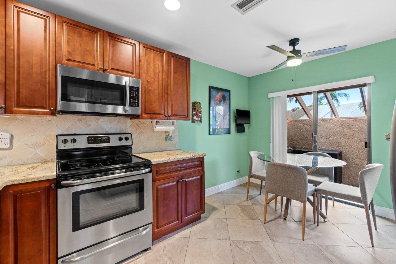 10948 Hidden Lake Place Boca Raton, FL 33498 - Photo 8 of 38 009-10948HiddenLakePlace-BocaRaton-FL-33
