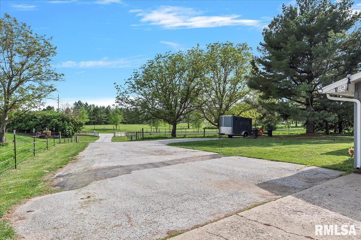 2318 Collins Road Ashland, IL 62612 - Photo 4 of 43
