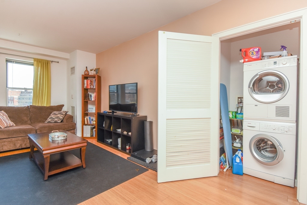 16 Miner Street, Unit 303 Boston, MA 02215 - Photo 13 of 20
