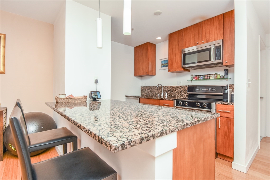 16 Miner Street, Unit 303 Boston, MA 02215 - Photo 2 of 20