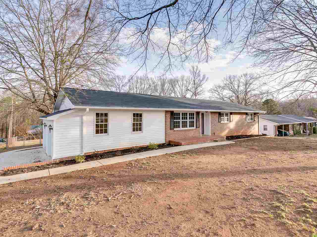 301 Woodley Road Spartanburg, SC 29306 - Photo 2 of 34 Gallery Image 2