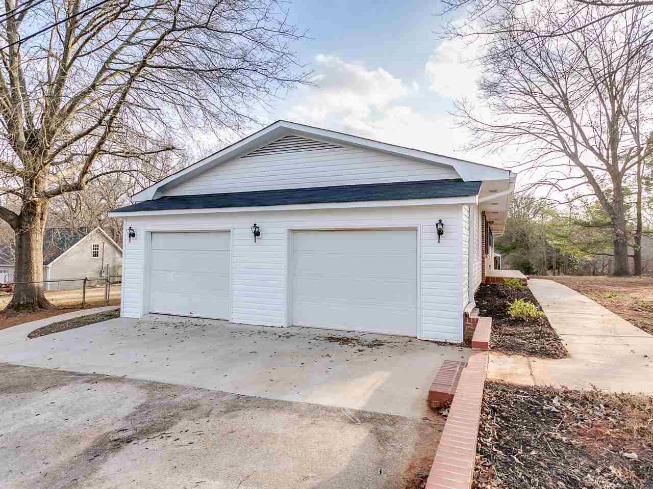 301 Woodley Road Spartanburg, SC 29306 - Photo 4 of 34 Gallery Image 4