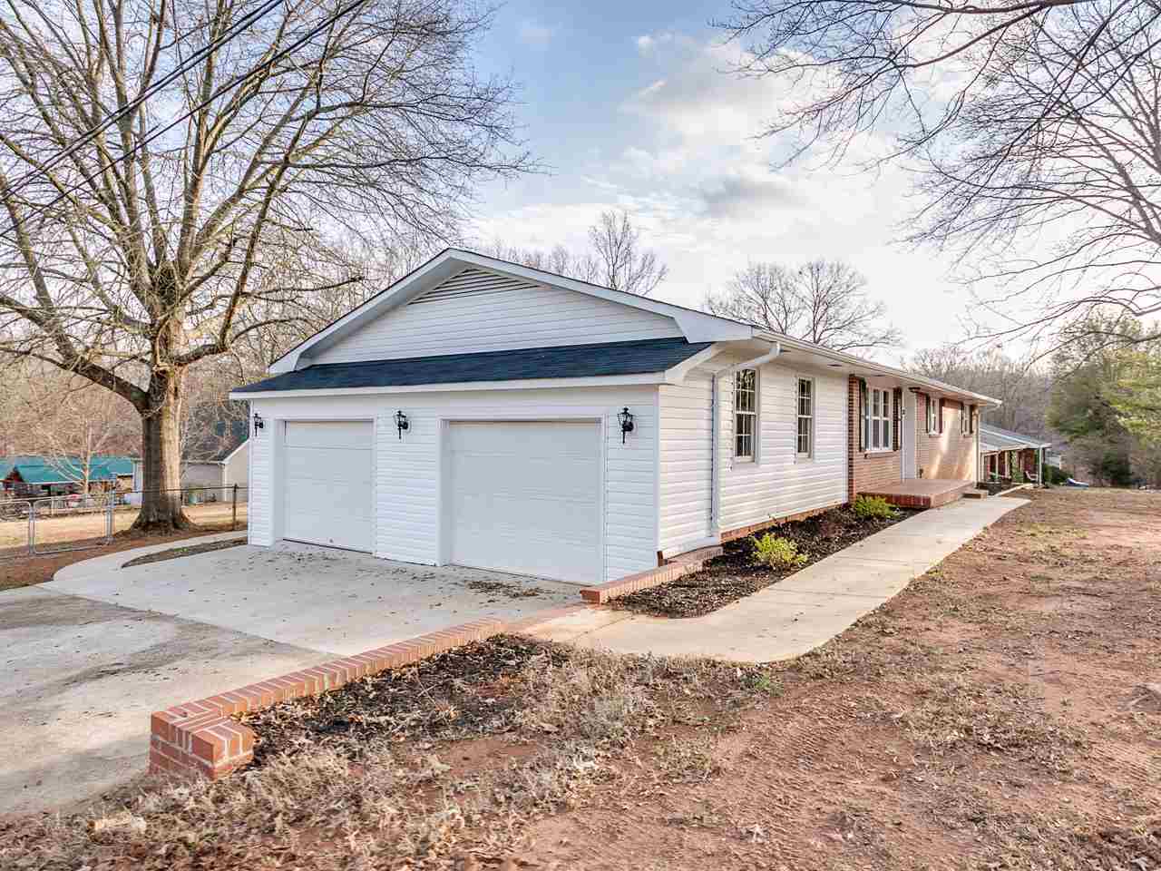 301 Woodley Road Spartanburg, SC 29306 - Photo 5 of 34 Gallery Image 5