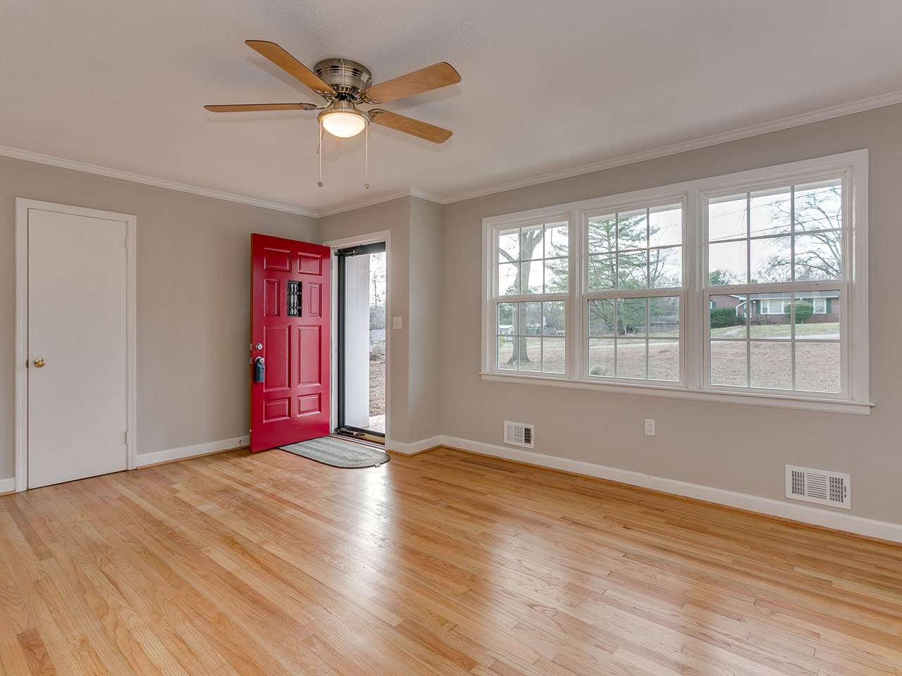 301 Woodley Road Spartanburg, SC 29306 - Photo 8 of 34 Gallery Image 8