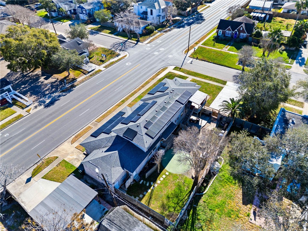 302 Cole Street Corpus Christi, TX 78404 - Photo 39 of 40 an aerial view of a house with a swimming pool and outdoor space