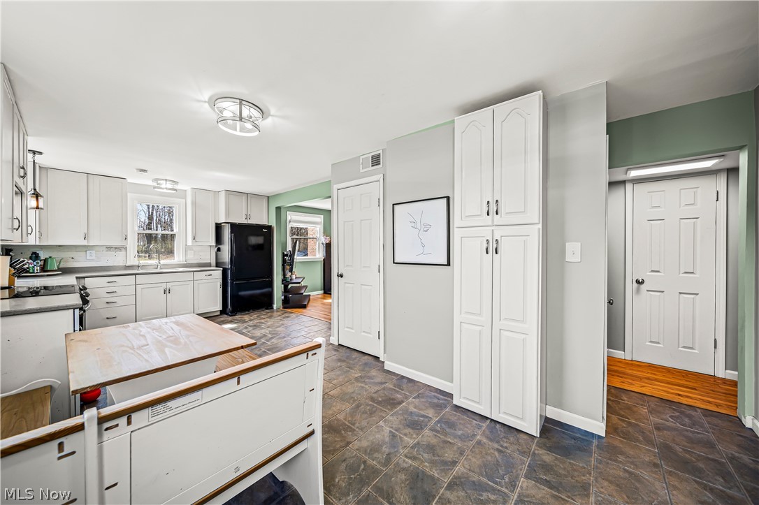6139 Sidley Road Thompson, OH 44086 - Photo 9 of 31 Gallery Image 9