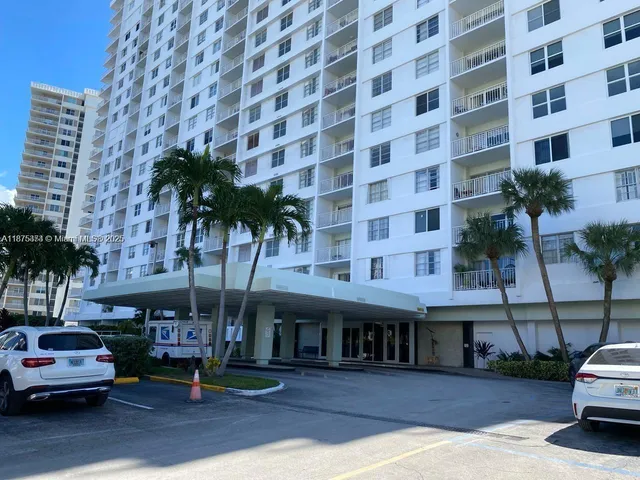 $450,000 | 500 Bayview Drive, Unit 230, Sunny Isles Beach, FL 33160