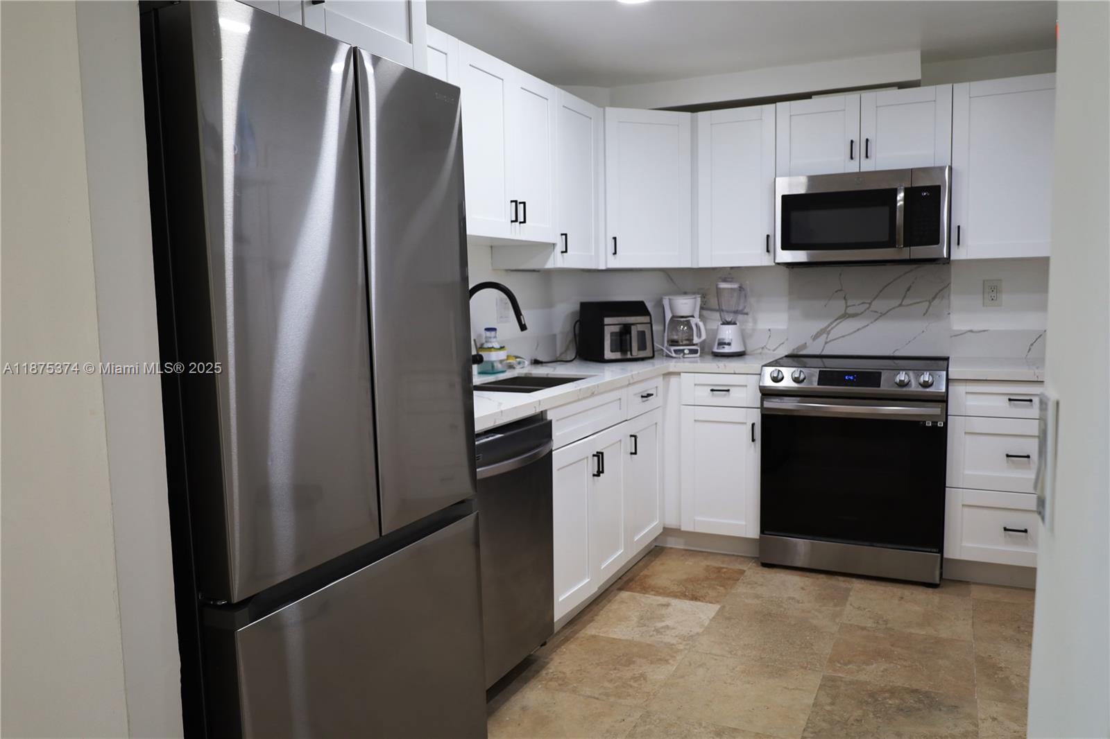 500 Bayview Drive, Unit 230 Sunny Isles Beach, FL 33160 - Photo 5 of 48