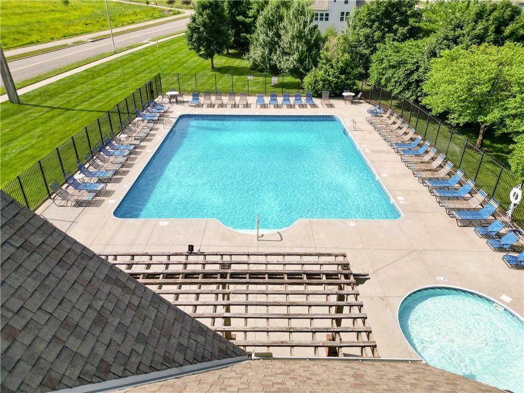 8411 Houston Street Lenexa, KS 66227 - Photo 2 of 8