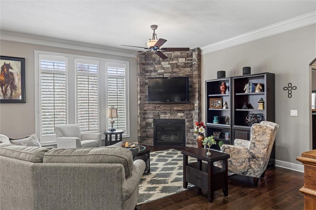 8411 Houston Street Lenexa, KS 66227 - Photo 5 of 49