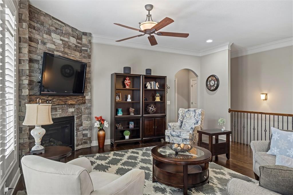 8411 Houston Street Lenexa, KS 66227 - Photo 6 of 49