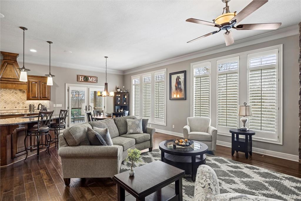 8411 Houston Street Lenexa, KS 66227 - Photo 8 of 49