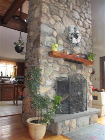 222 Charge Pond Road Wareham, MA 02571 - Photo 3 of 12 Gallery Image 3