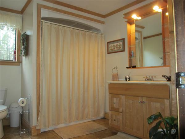 222 Charge Pond Road Wareham, MA 02571 - Photo 9 of 12 Gallery Image 9