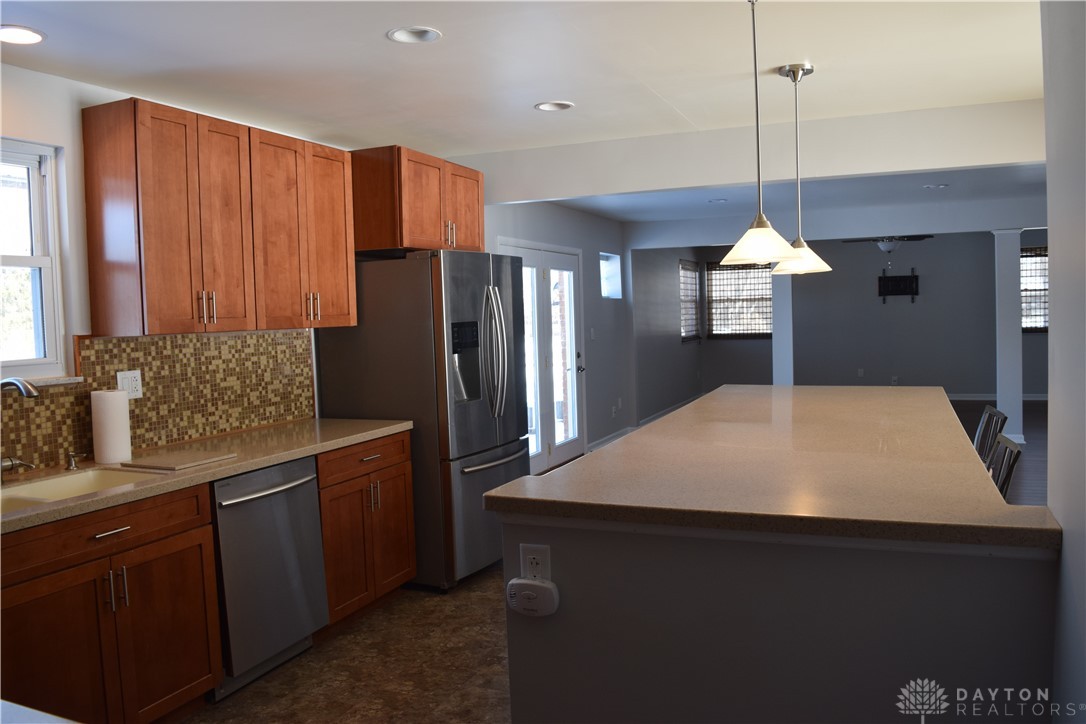 8889 Slagle Road Dayton, OH 45458 - Photo 3 of 29 Look at this counter space!