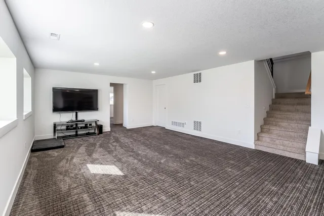 $489,900 | 3220 North Pine Grove Circle, Wichita, KS 67205