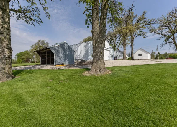 $239,400 | 8367 Wolf Road, Geneseo, IL 61254