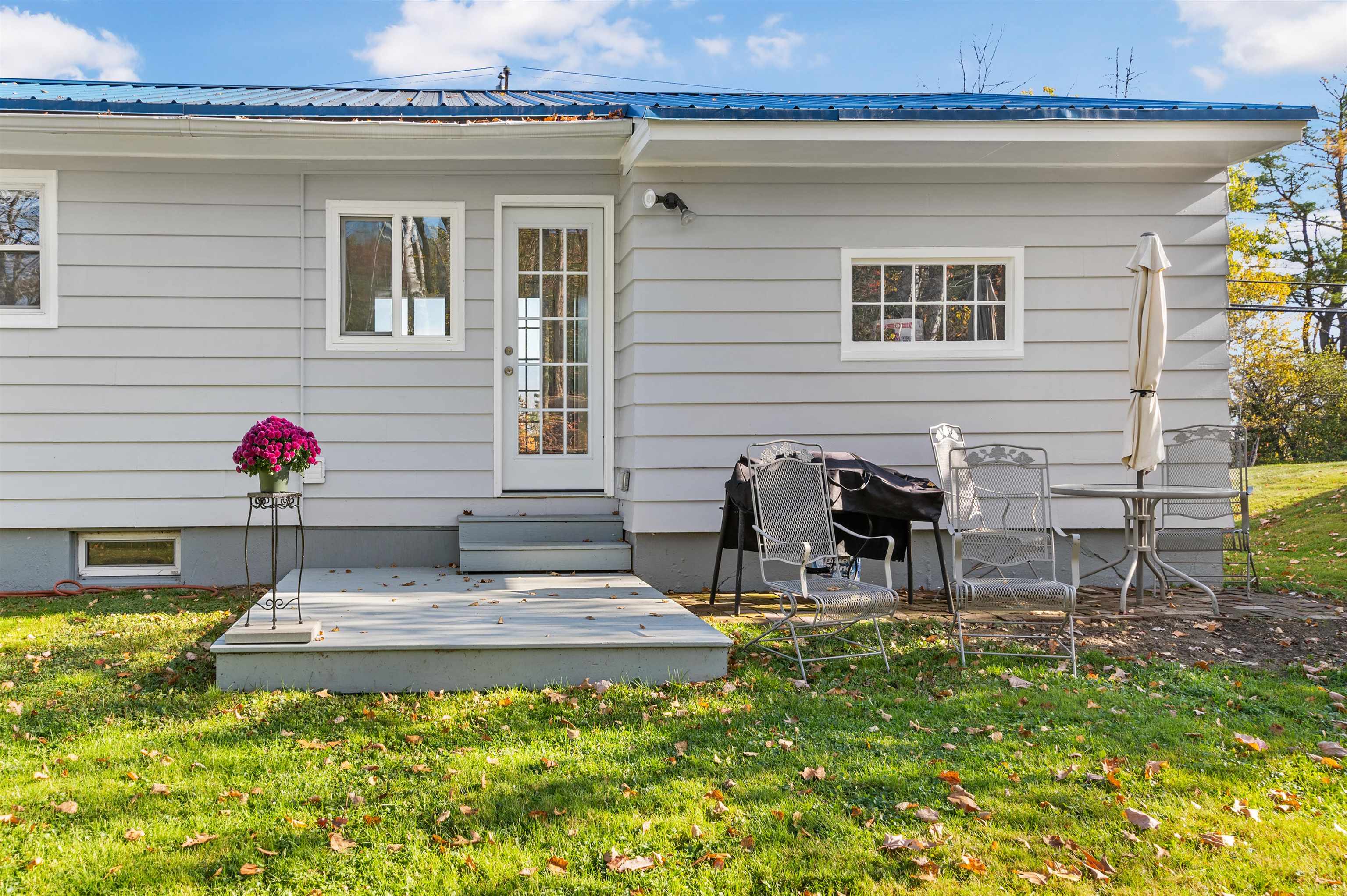 105 Portland Street Lancaster, NH 03584 - Photo 4 of 45