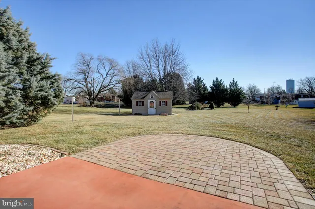 $395,000 | 722 Mahantango Drive, Chambersburg, PA 17202