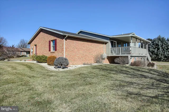 $395,000 | 722 Mahantango Drive, Chambersburg, PA 17202