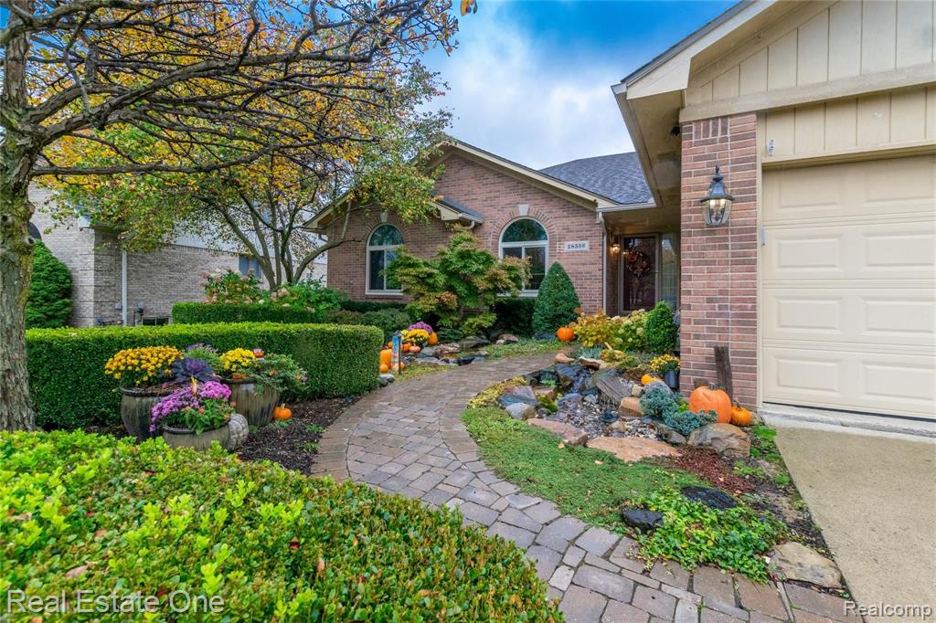 28596 Thames Court Chesterfield, MI 48047 - Photo 3 of 50