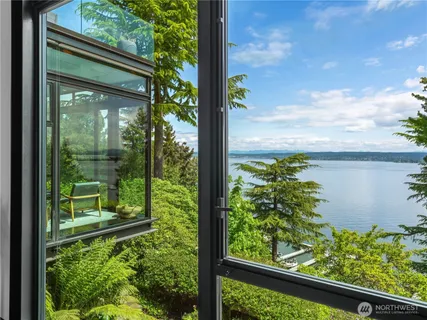 $9,800,000 | 3310 East Laurelhurst Drive Northeast, Seattle, WA 98105