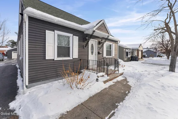 $315,000 | 38 Rotterdam Street, Rotterdam, NY 12306