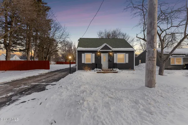 $315,000 | 38 Rotterdam Street, Rotterdam, NY 12306