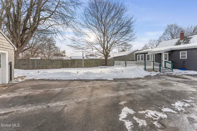 $284,900 | 38 Rotterdam Street, Rotterdam, NY 12306