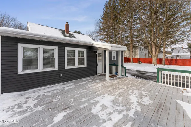 $284,900 | 38 Rotterdam Street, Rotterdam, NY 12306