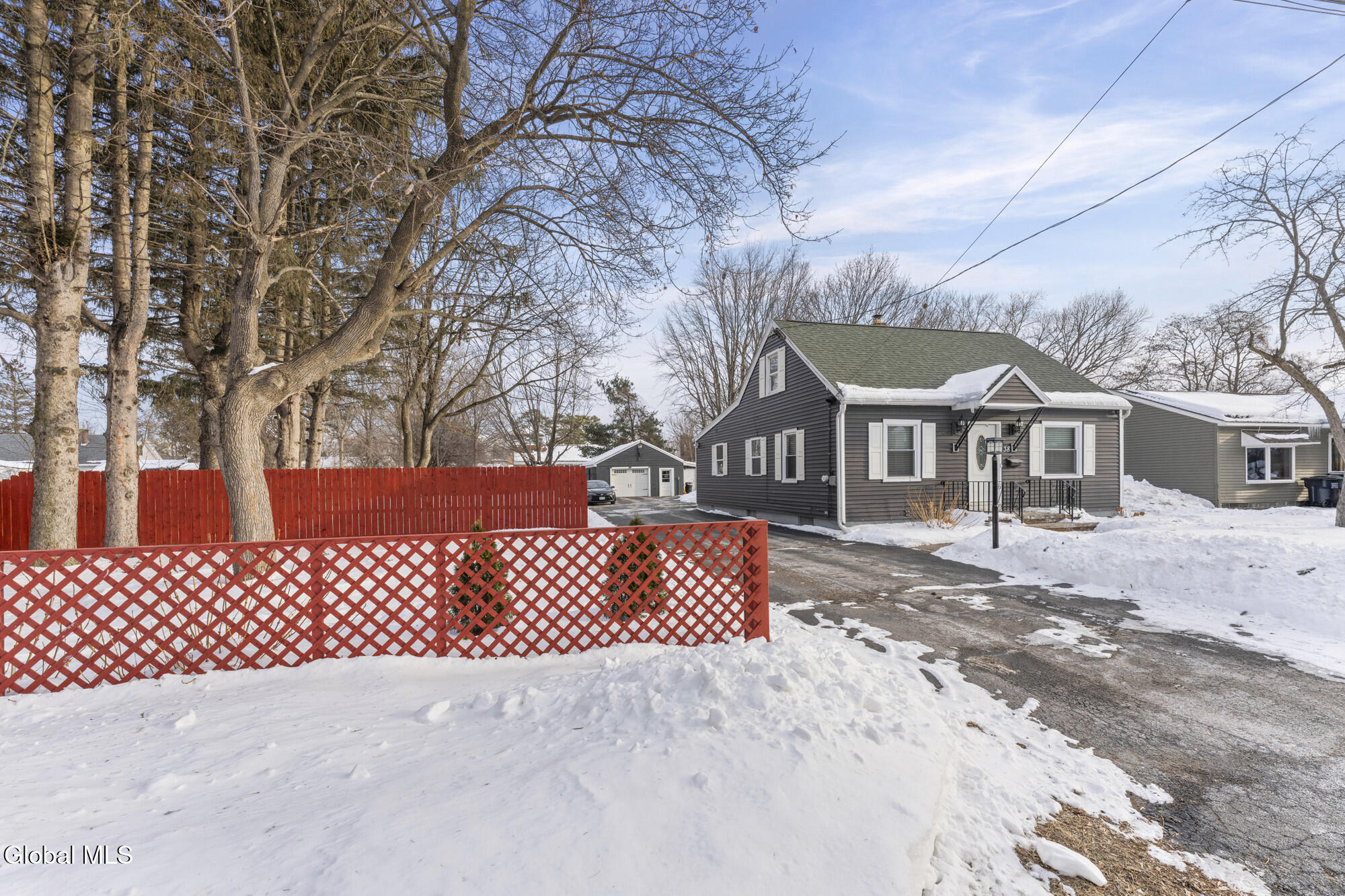 38 Rotterdam Street Rotterdam, NY 12306 - Photo 5 of 36 0 Front 3